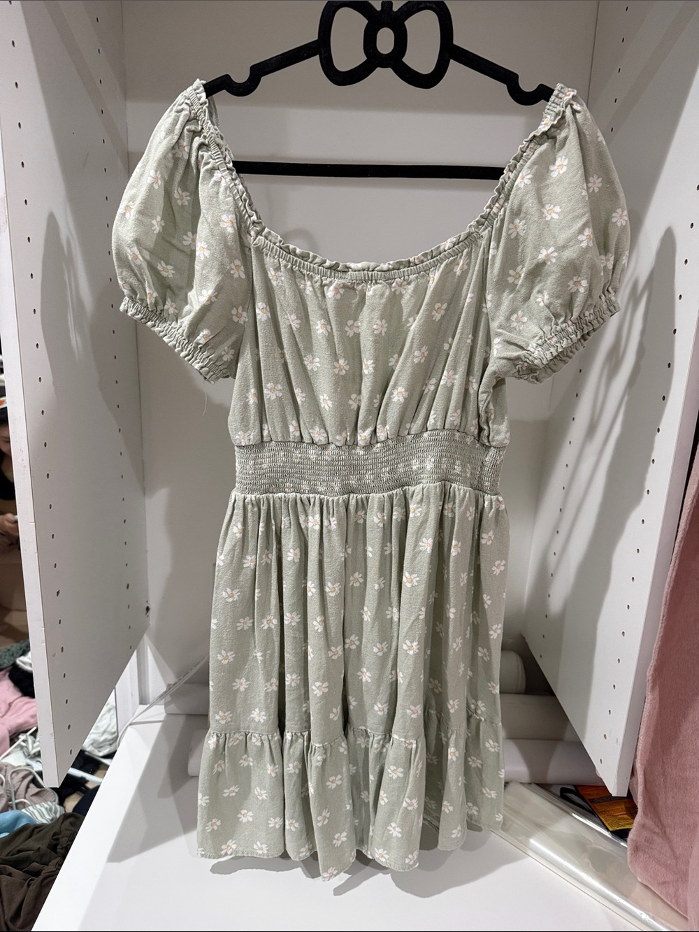 Women’s Sage Green Floral Puff-Sleeve Smocked Dress